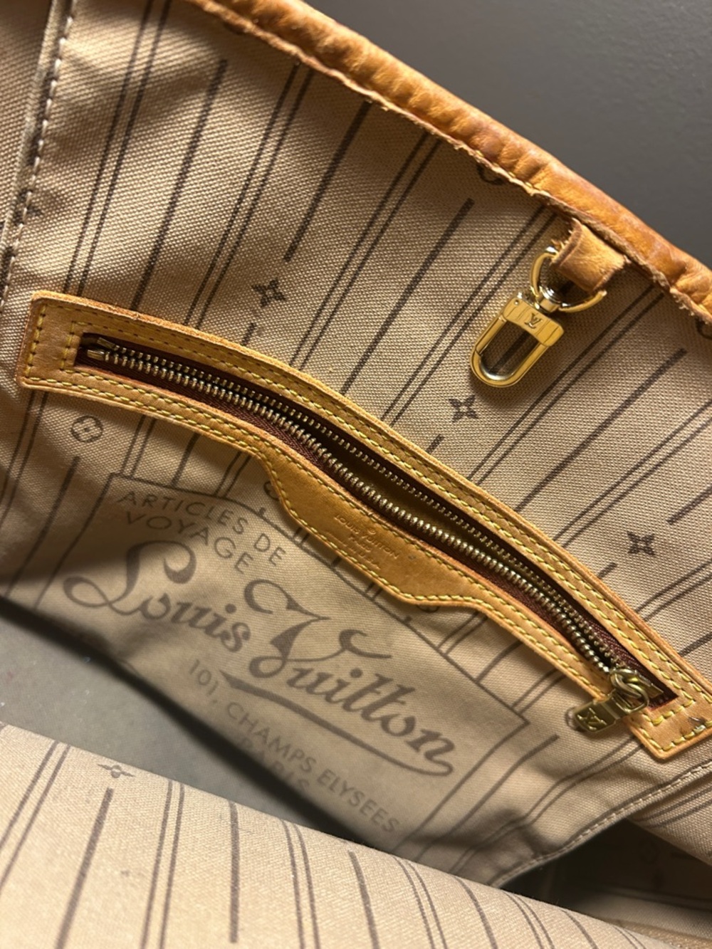 Louis Vuitton Monogram Pochette with Tan Leather Trim - Picture 2 of 4